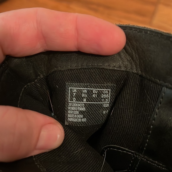 Clarks woman’s boots - Picture 3 of 5